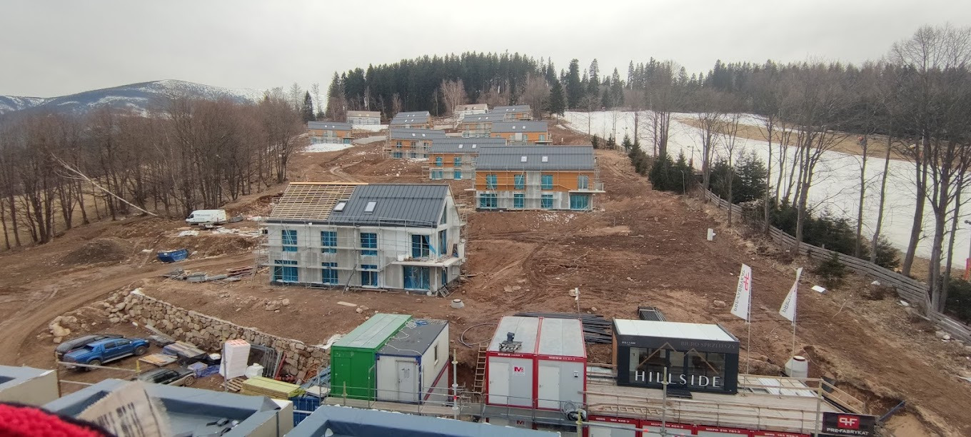 Kompleksowa budowa dachów w Karpaczu. Dodatkowo wykonanie elewacji oraz desek ozdobnych.