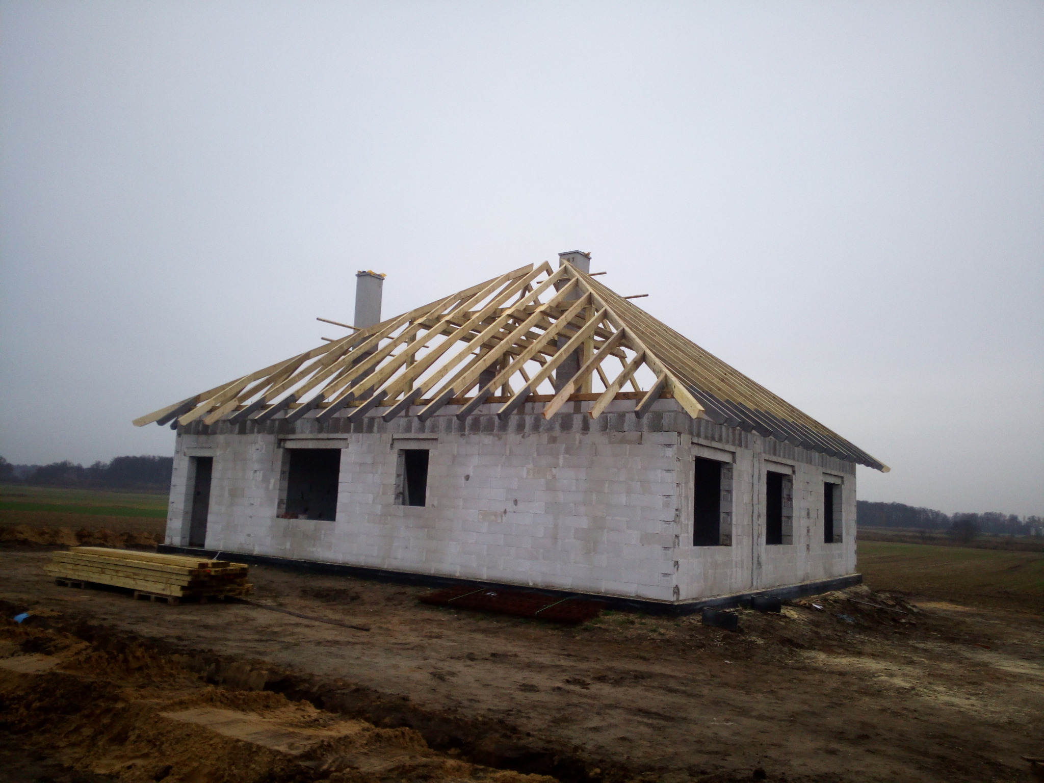 Wykonanie konstrukcji dachu kopertowego w miejscowości Gądkowice.