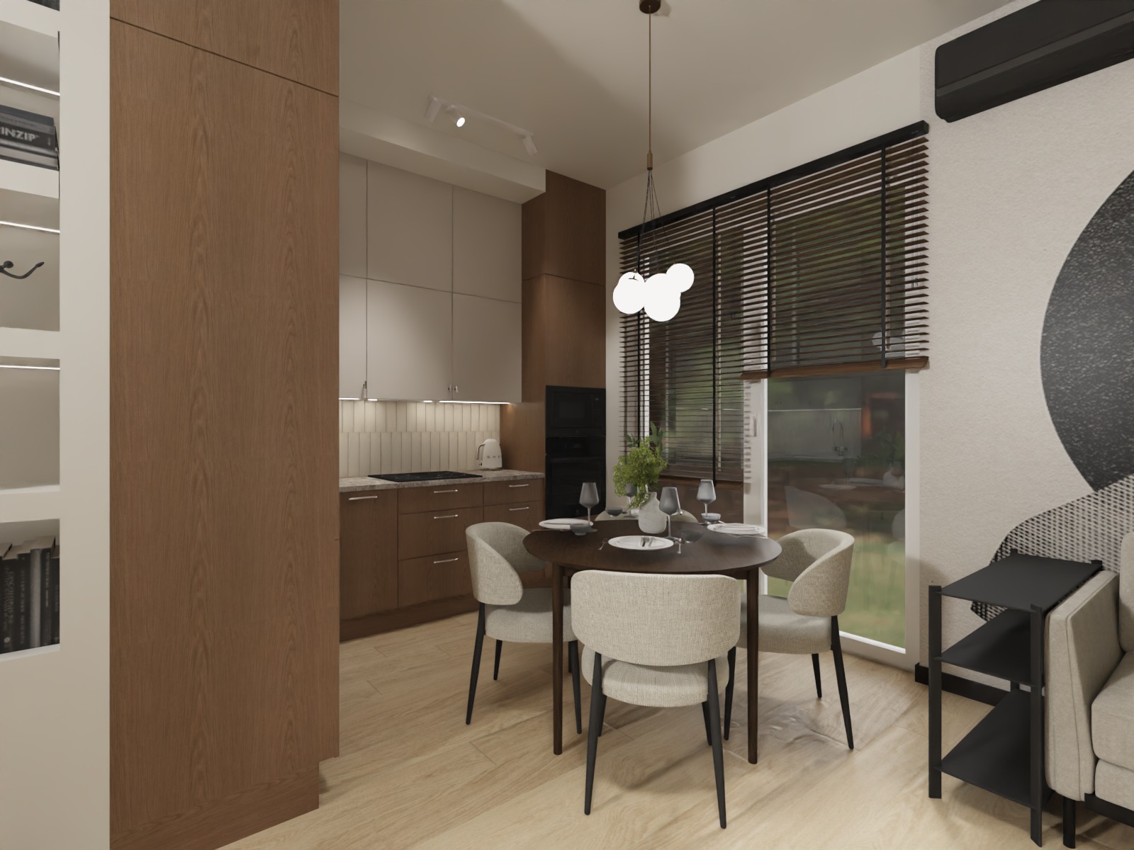 Wnętrze jadalni z okrągłym stołem i krzesłami w odcieniach beżu i brązu. W tle zabudowa kuchenna i okno z drewnianymi żaluzjami. Minimalistyczny design z akcentami drewna.