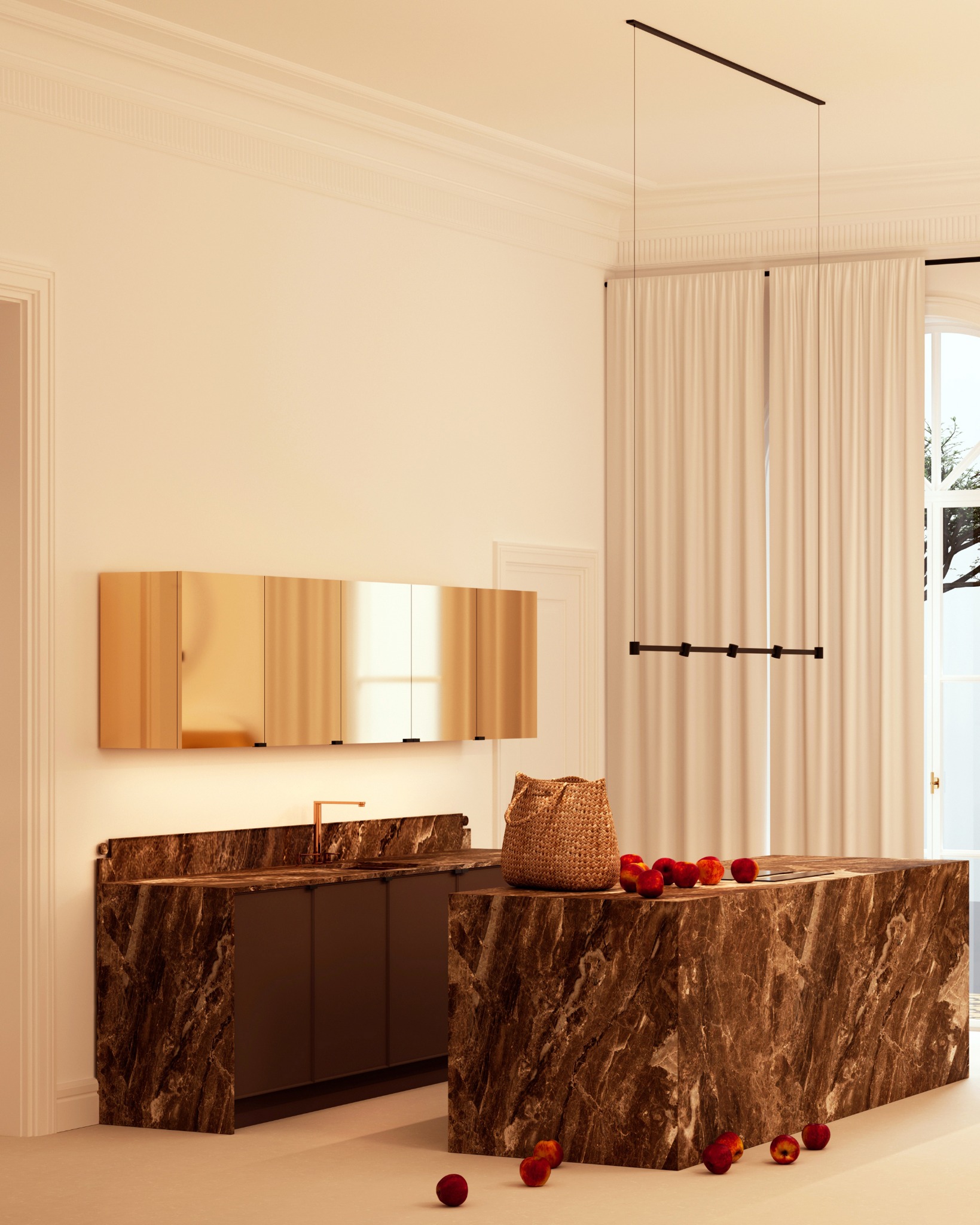 Ekskluzywna kuchnia z wyspą wykończoną marmurem, złote szafki wiszące, minimalistyczna lampa sufitowa. Na blacie koszyk i jabłka. Eleganckie wnętrze.
