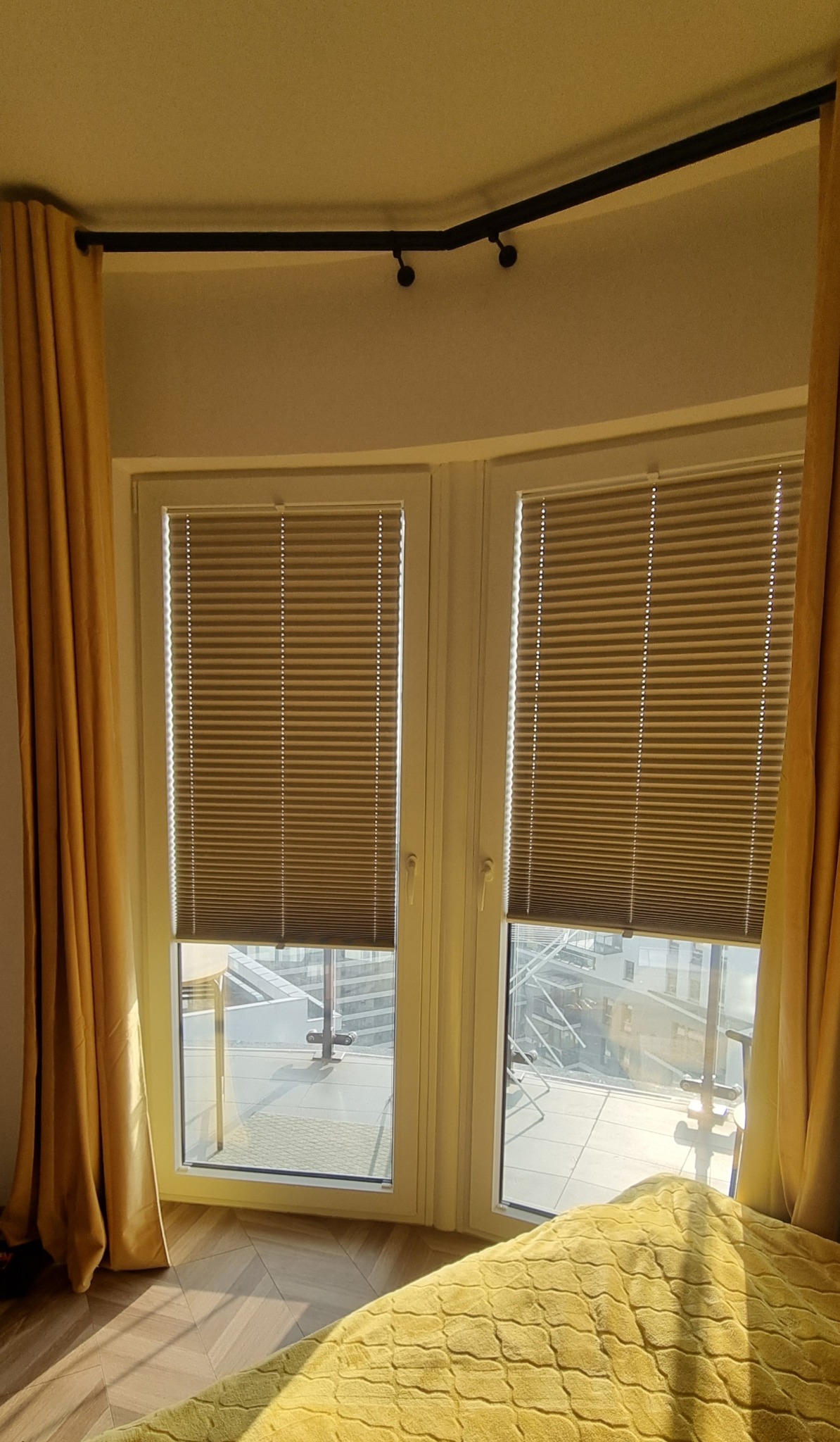 Plisy - materiał w pełni zaciemniający