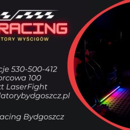 TOSA SPÓŁKA Z OGRANICZONĄ ODPOWIEDZIALNOŚCIĄ - Wnętrze Sim Racing Bydgoszcz: stanowiska z symulatorami wyścigów, neonowe oświetlenie pod fotelami, adres i numer telefonu do rezerwacji.