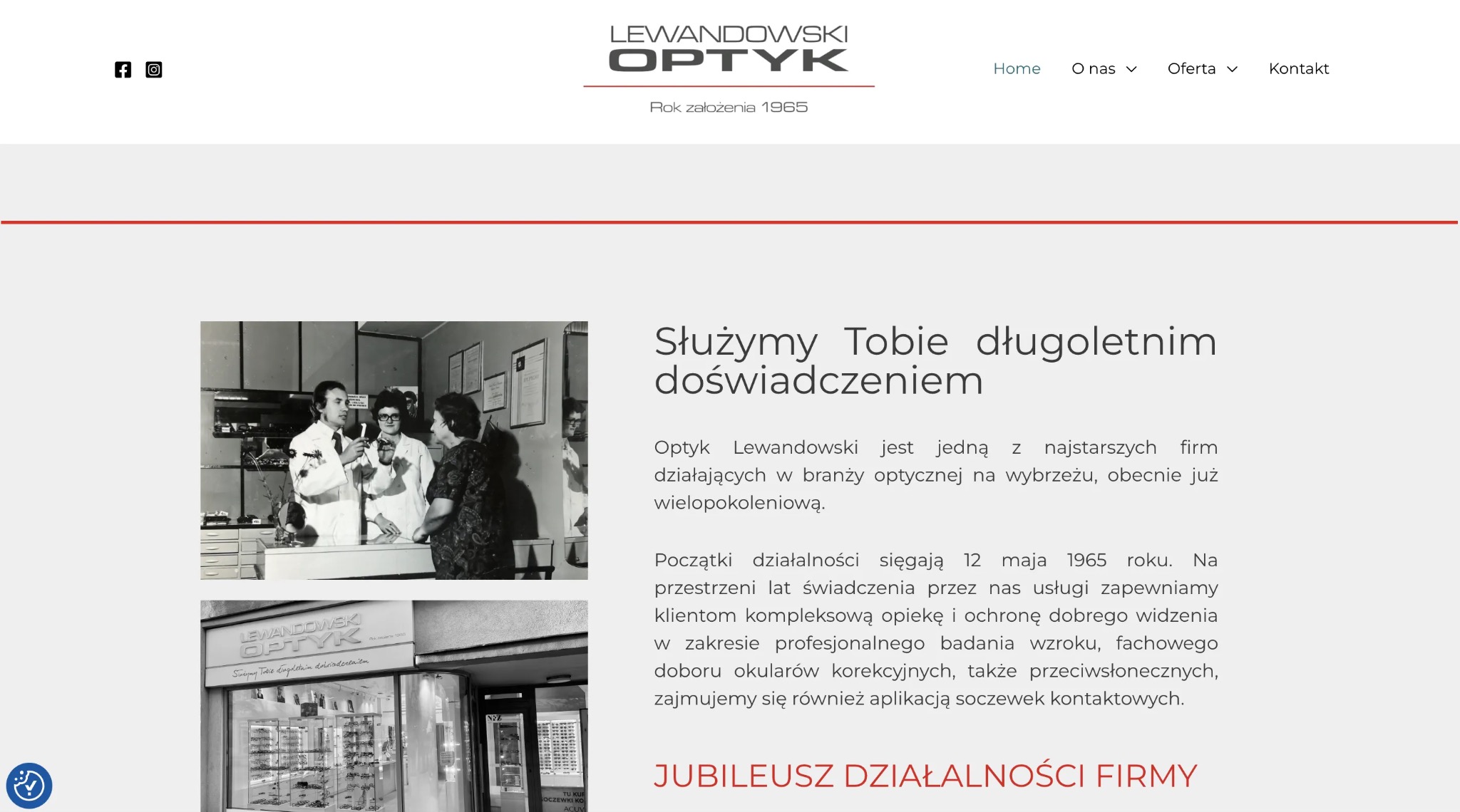 Strona internetowa optyka Lewandowski z logo, zdjęciem zespołu w laboratorium i witryną sklepu. Rok założenia 1965. Jubileusz działalności firmy.