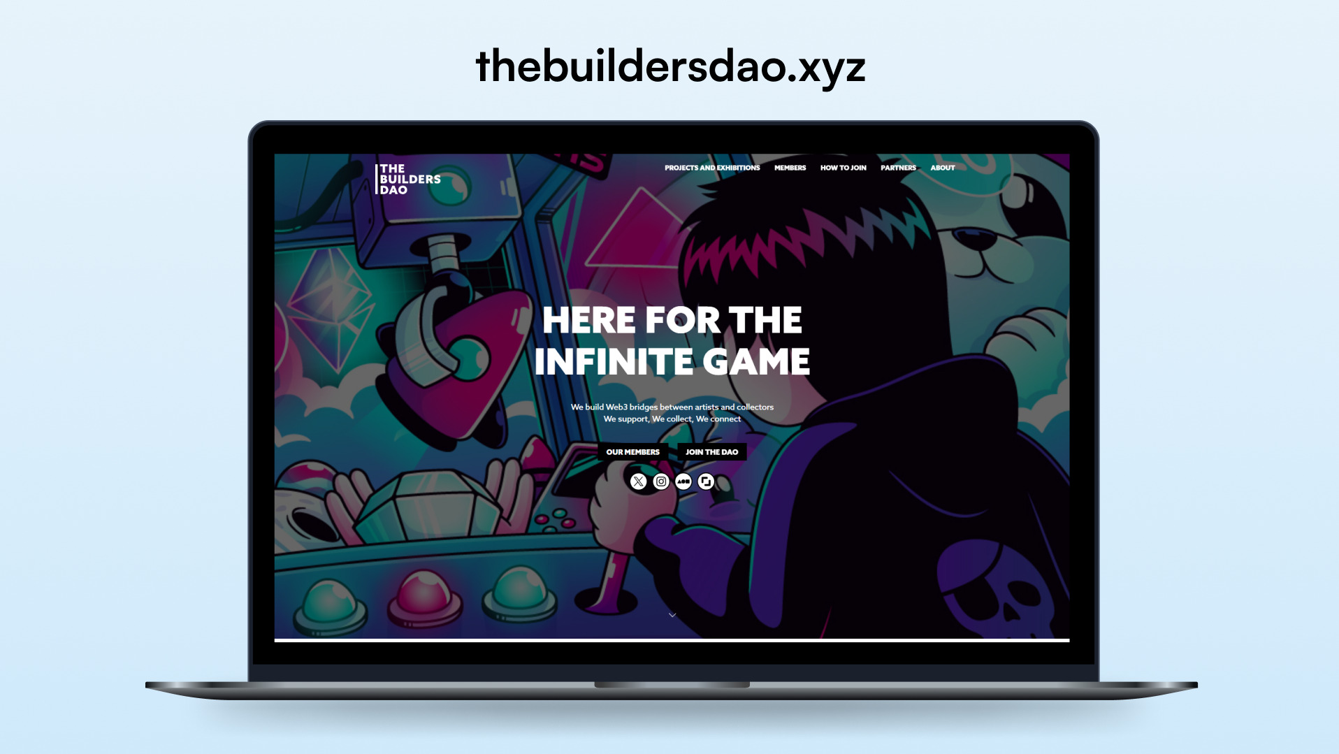 Ekran laptopa prezentuje stronę thebuildersdao.xyz z grafiką w stylu arcade i napisem 'HERE FOR THE INFINITE GAME'. Strona promuje artystów Web3.