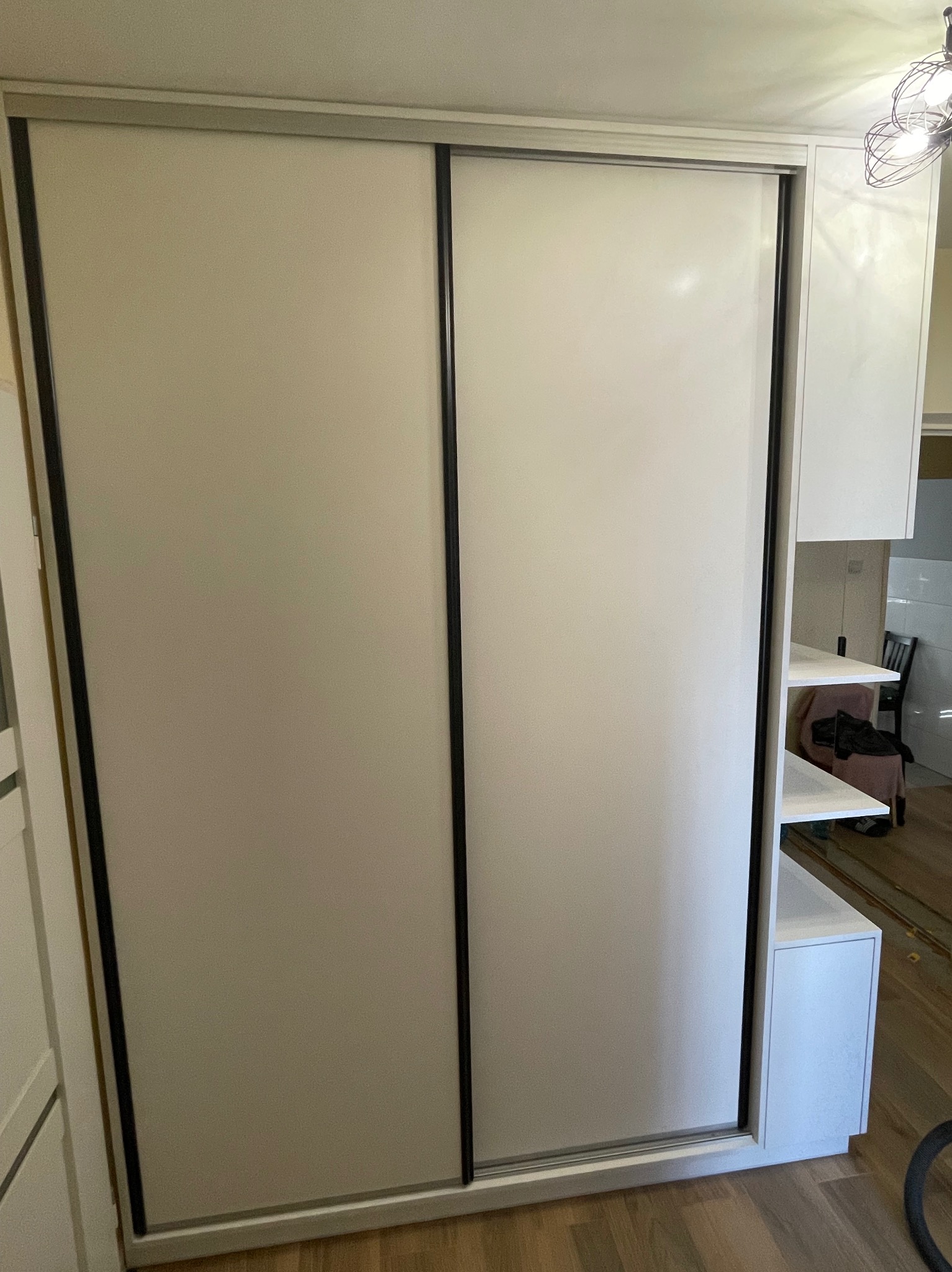 Szafa z drzwiami przesuwnymi