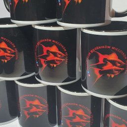 Nowoczesny druk w pełnym kolorze, trwały nadruk i estetyczne wykonanie. Pokaż swoją markę z najlepszej strony