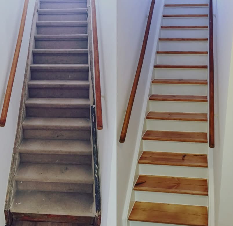 Zdjęcie 'przed i po' renowacji schodów: stare, pokryte wykładziną schody vs. odnowione, drewniane stopnie z białymi podstopnicami i drewnianą balustradą.