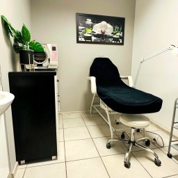 Manicure i pedicure Łódź 1