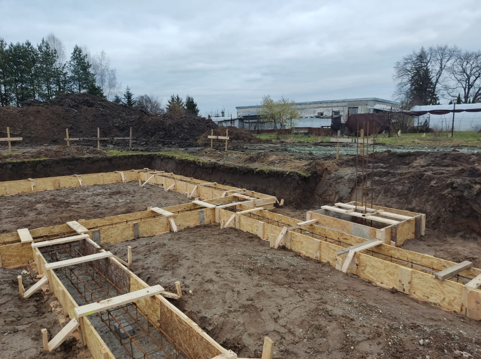 Wykonywanie ław fundamentowych PRACZE ODRZAŃSKIE