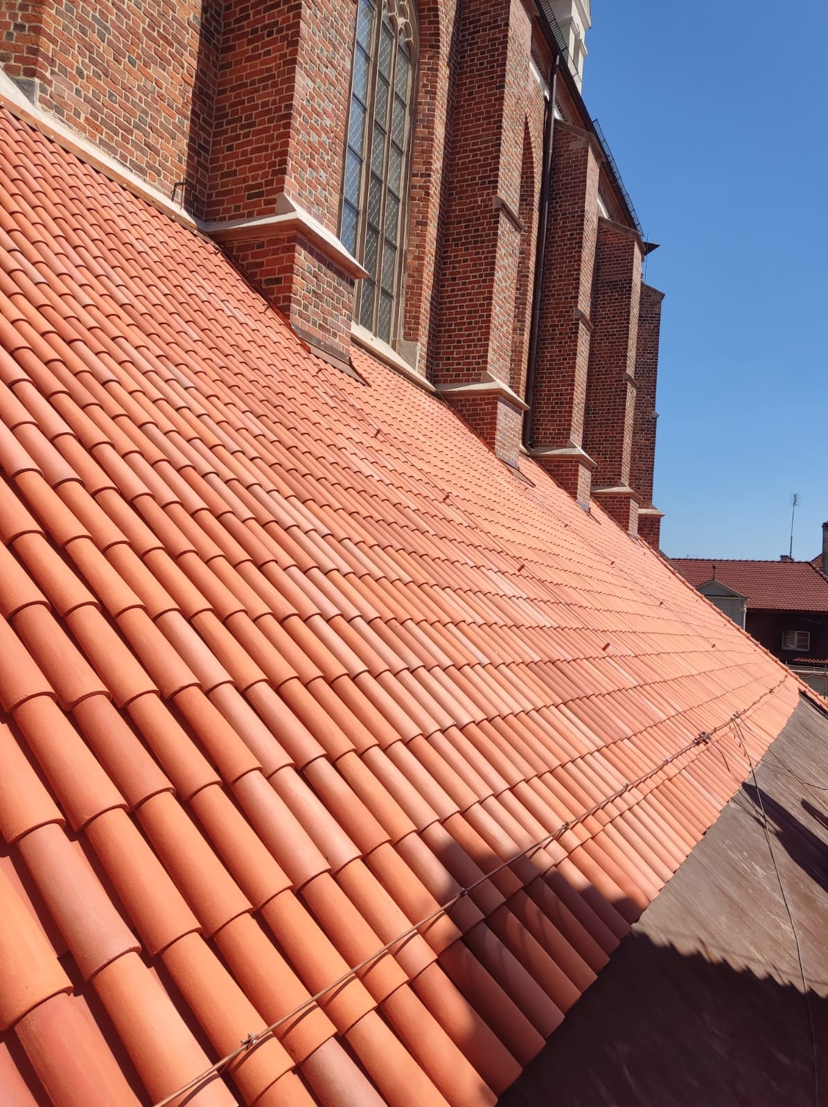 Wymiana poszycia dachowego zabytkowego kościoła WROCŁAW