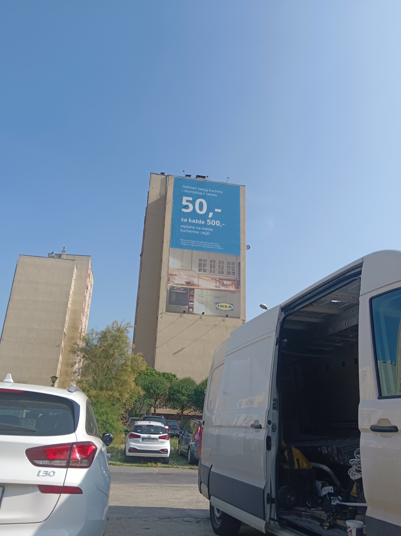 Montaż reklam wielkoformatowych