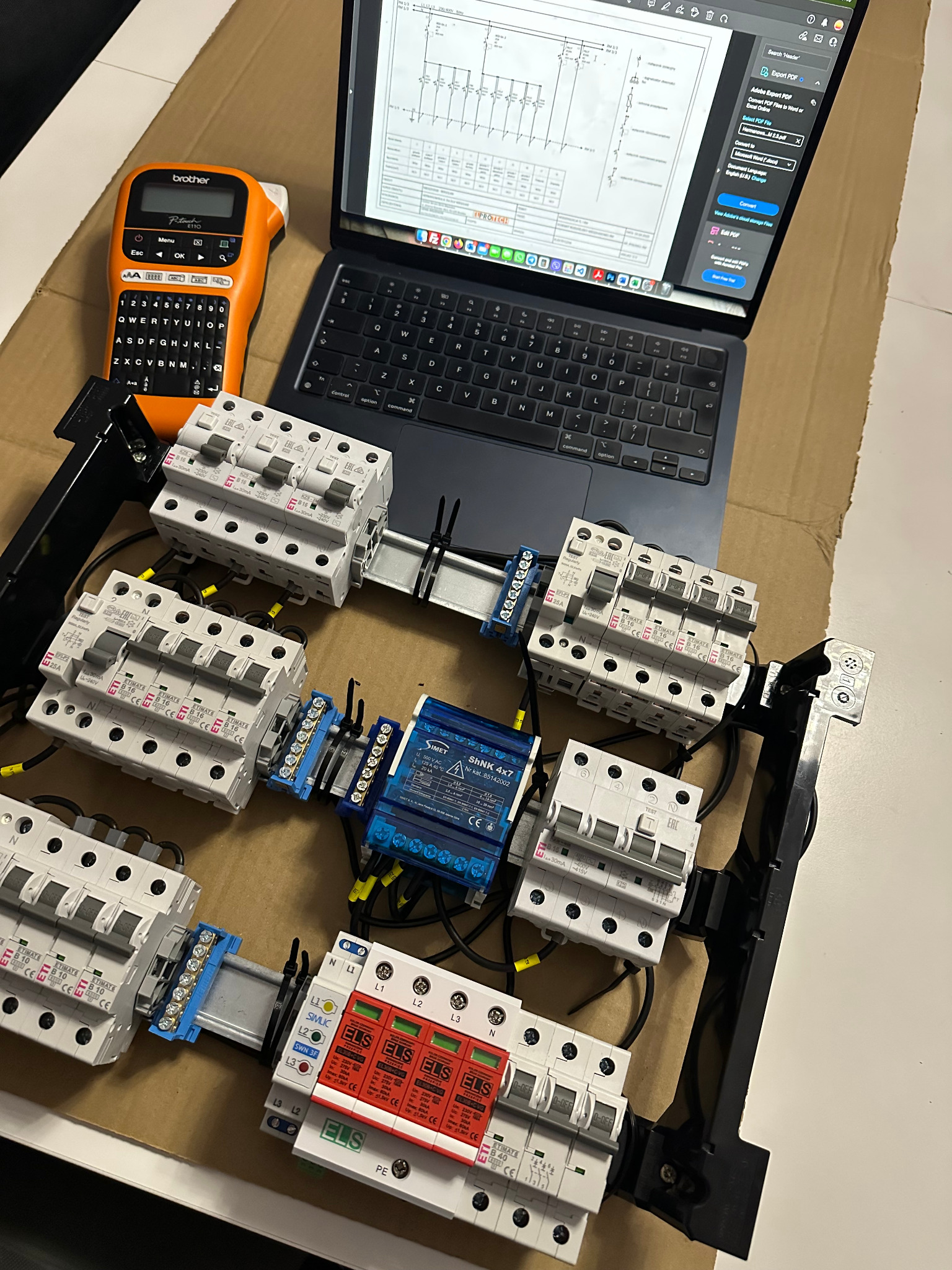 Prefabrykacja rozdzielnicy mieszkaniowej
