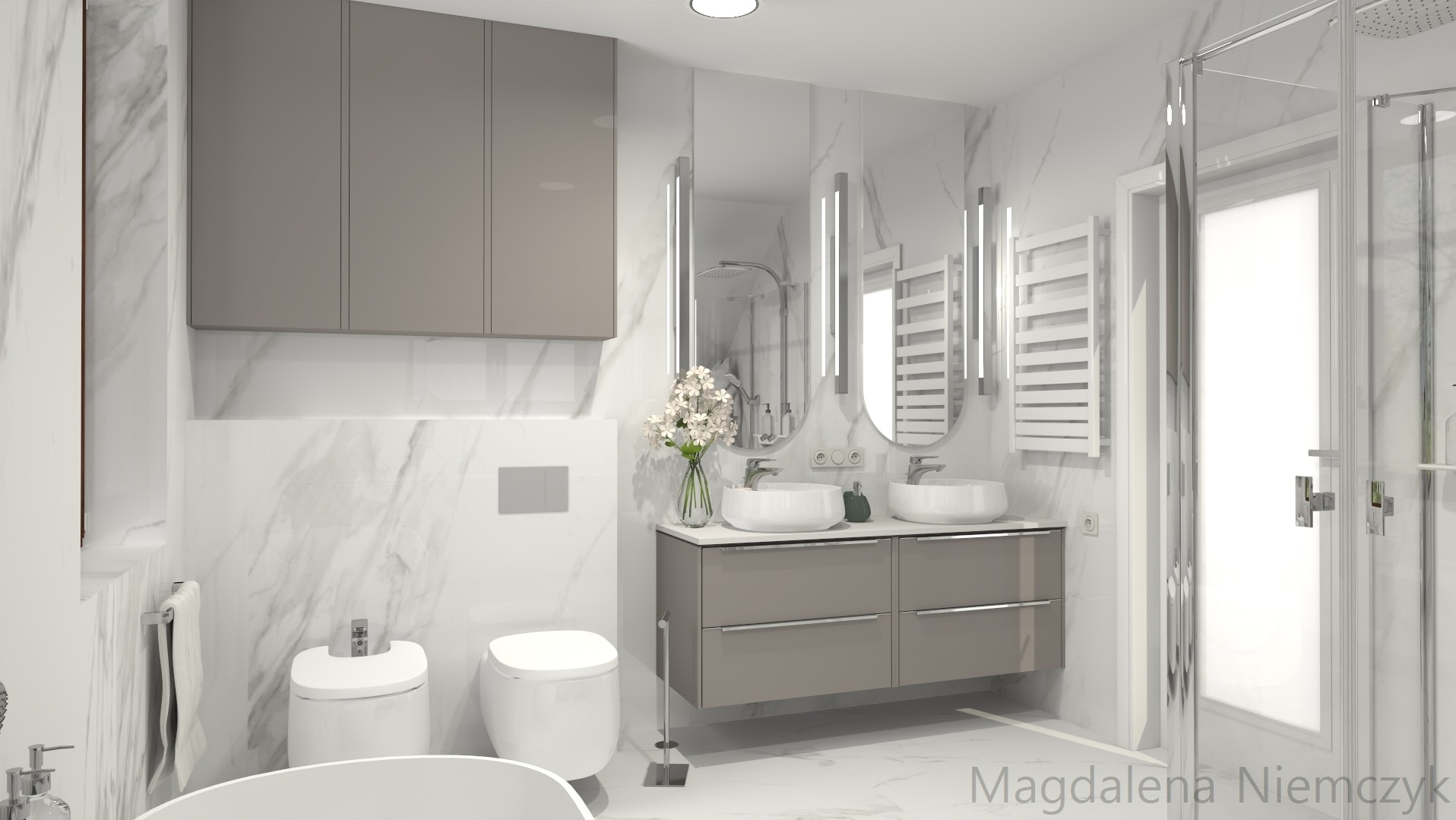 Elegancka łazienka w bieli i beżu: podwójna umywalka, lustra z oświetleniem LED, wiszące szafki. Marmurowe płytki i nowoczesna armatura tworzą luksusowy klimat.