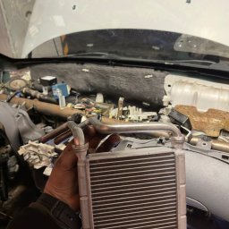 Wymiana zakamienionej nagrzewnicy Yaris P1