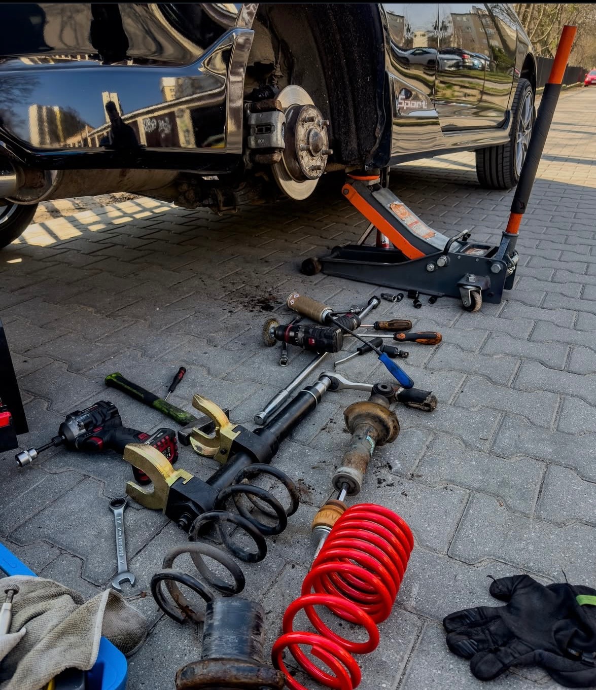 Zmiana sprężyn na obniżające na podjeździe u klienta Honda Civic VII Sport