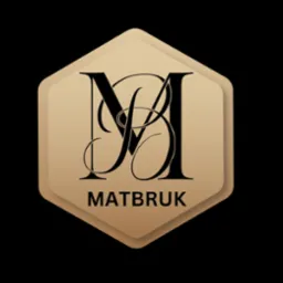 Eleganckie logo firmy MATBRUK w kształcie beżowego sześciokąta z inicjałami 'MB' w kolorze czarnym, stylizowanymi na kaligrafię.