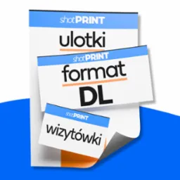Ulotki, wizytówki i format DL od shotPRINT na białym tle z niebieskim akcentem. Prezentacja materiałów reklamowych z widocznym logo firmy.