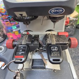 Klucz samochodowy Wrocław  kopiowanie, programowanie, Naprawa, regeneracja dorabianie pan.spec@op.pl kontakt 513 033 355 