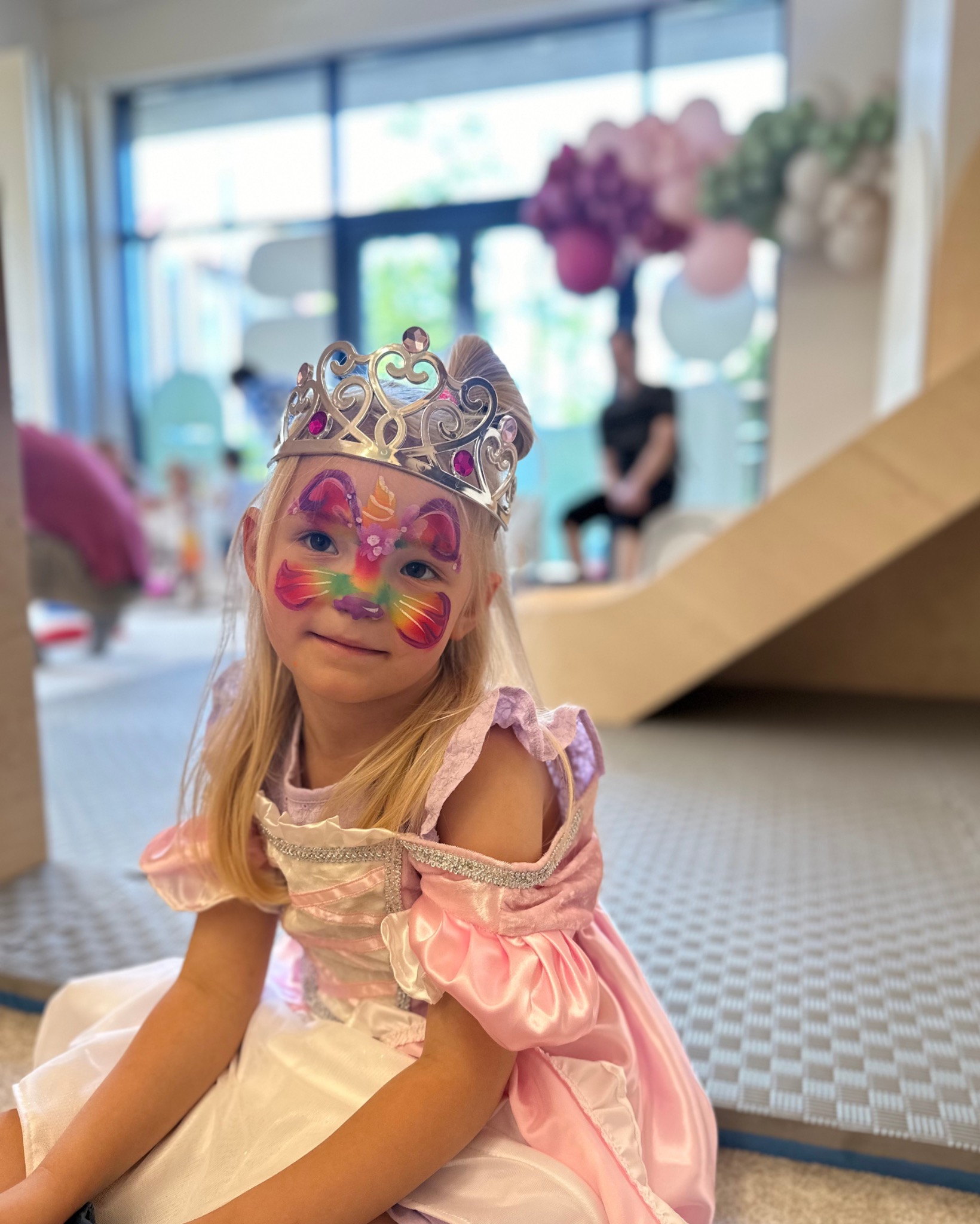 Malujemy artystycznie buźki, używając jedynie bezpiecznych farb!