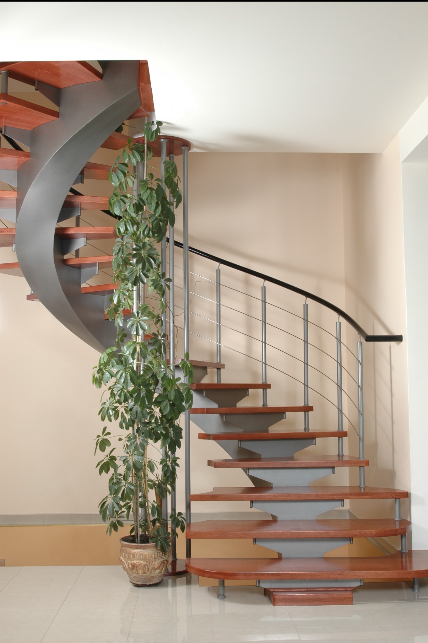 Centralna belka nośna gięta 270 stopni