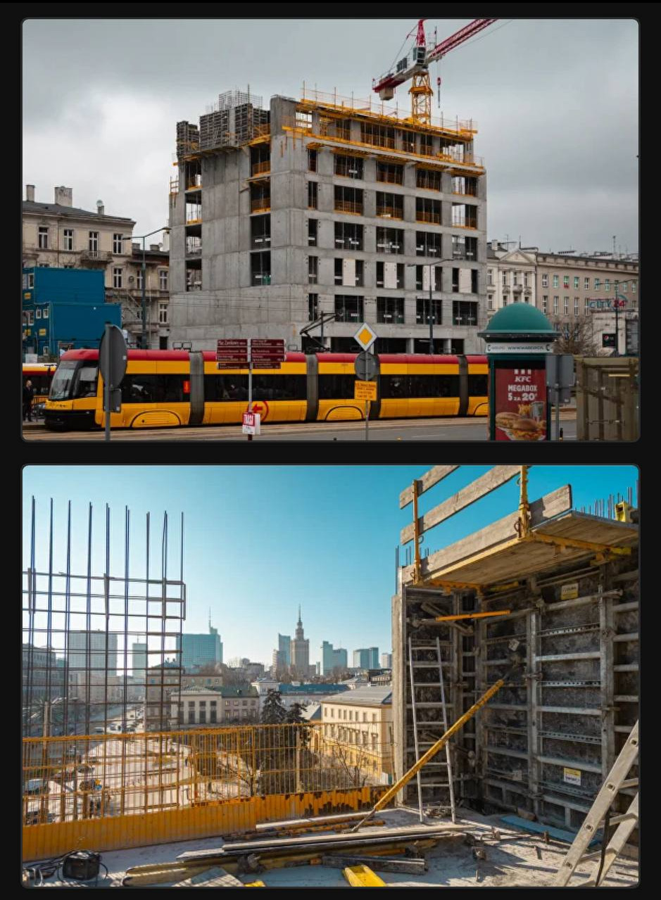 Wysoki budynek w trakcie budowy w miejskiej scenerii, widoczny żuraw i tramwaj. Na drugim planie panorama miasta z wieżowcami i konstrukcje szalunkowe.
