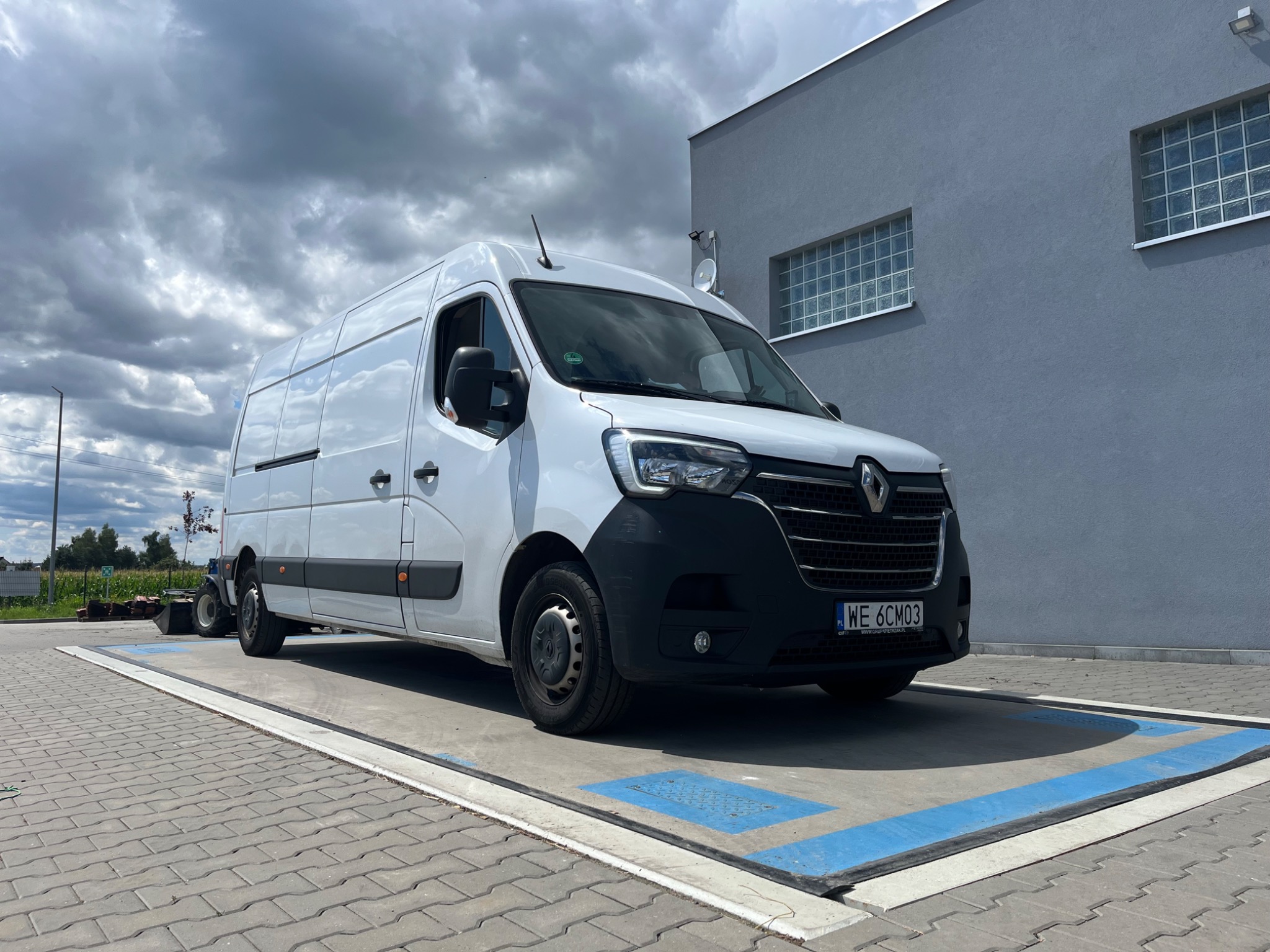 Busy Renault dla Drobnych Załadunków, Gotowe do Pracy !