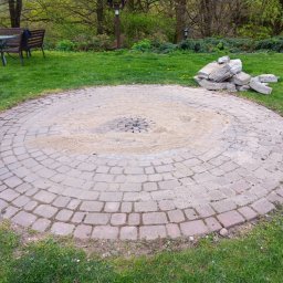 Michał Ogrodnik - Brukowanie pod basen