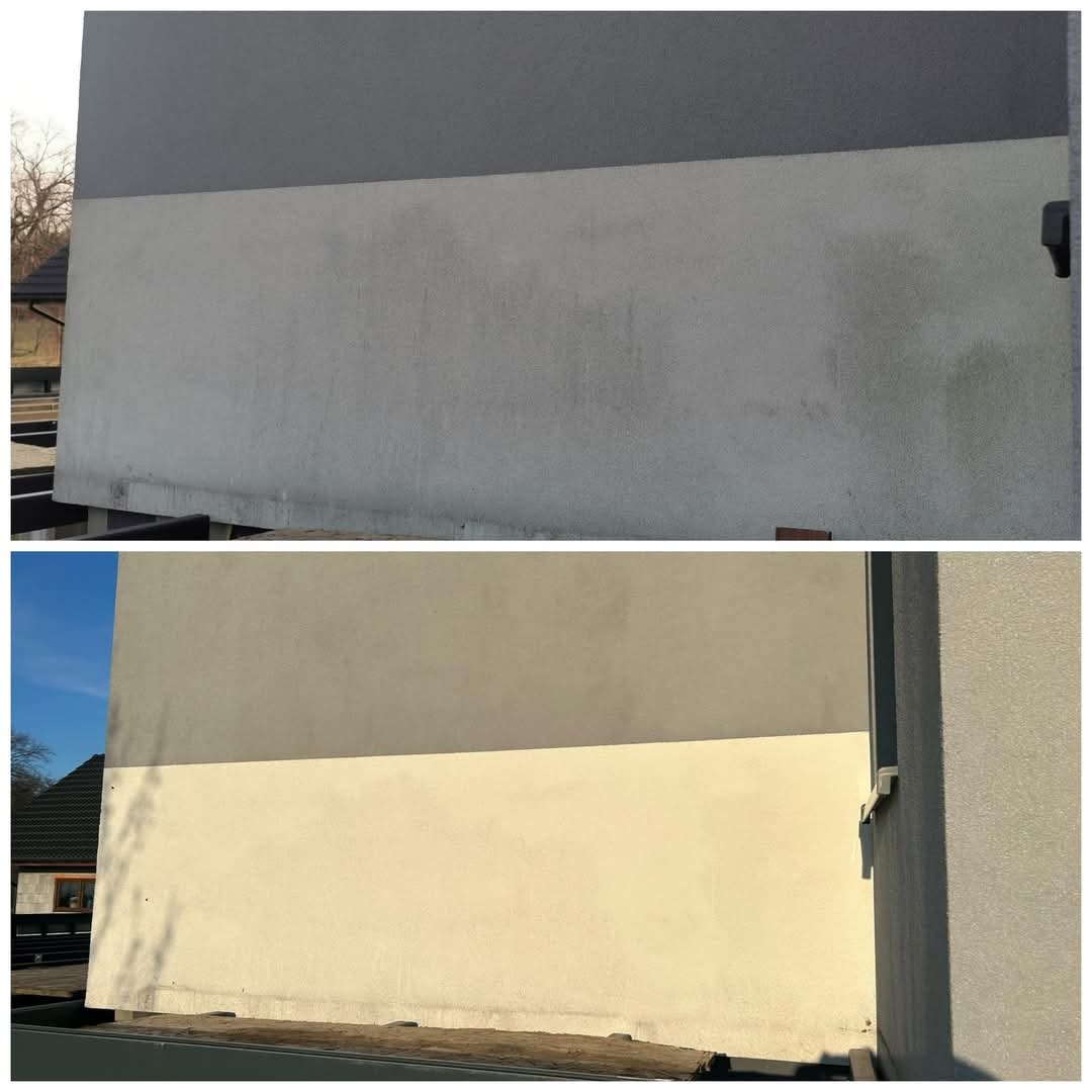 Zdjęcie elewacji budynku w układzie 'przed i po' czyszczeniu. Dolna część, po zabiegu, jaśniejsza i czysta, kontrastuje z brudną, górną sekcją ściany.
