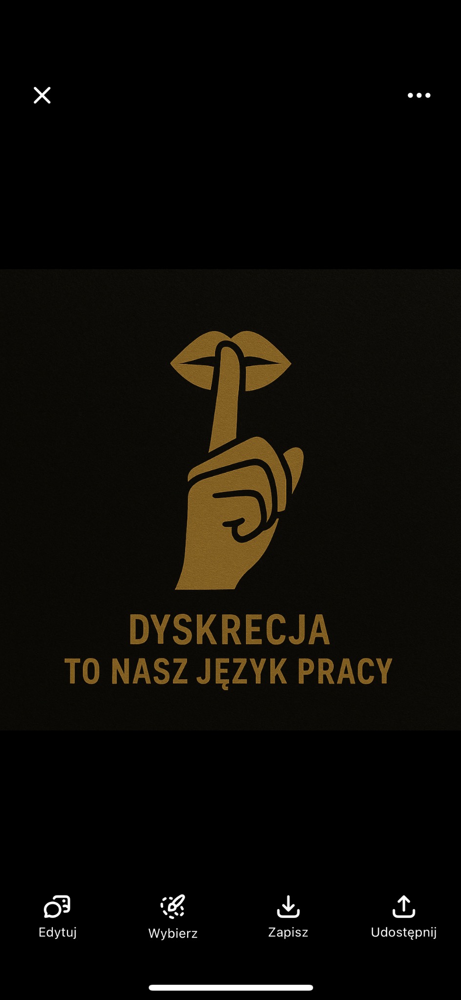 Grafika: Złota dłoń z palcem na ustach, symbol ciszy. Napis 'Dyskrecja to nasz język pracy' na czarnym tle. Subtelny branding.