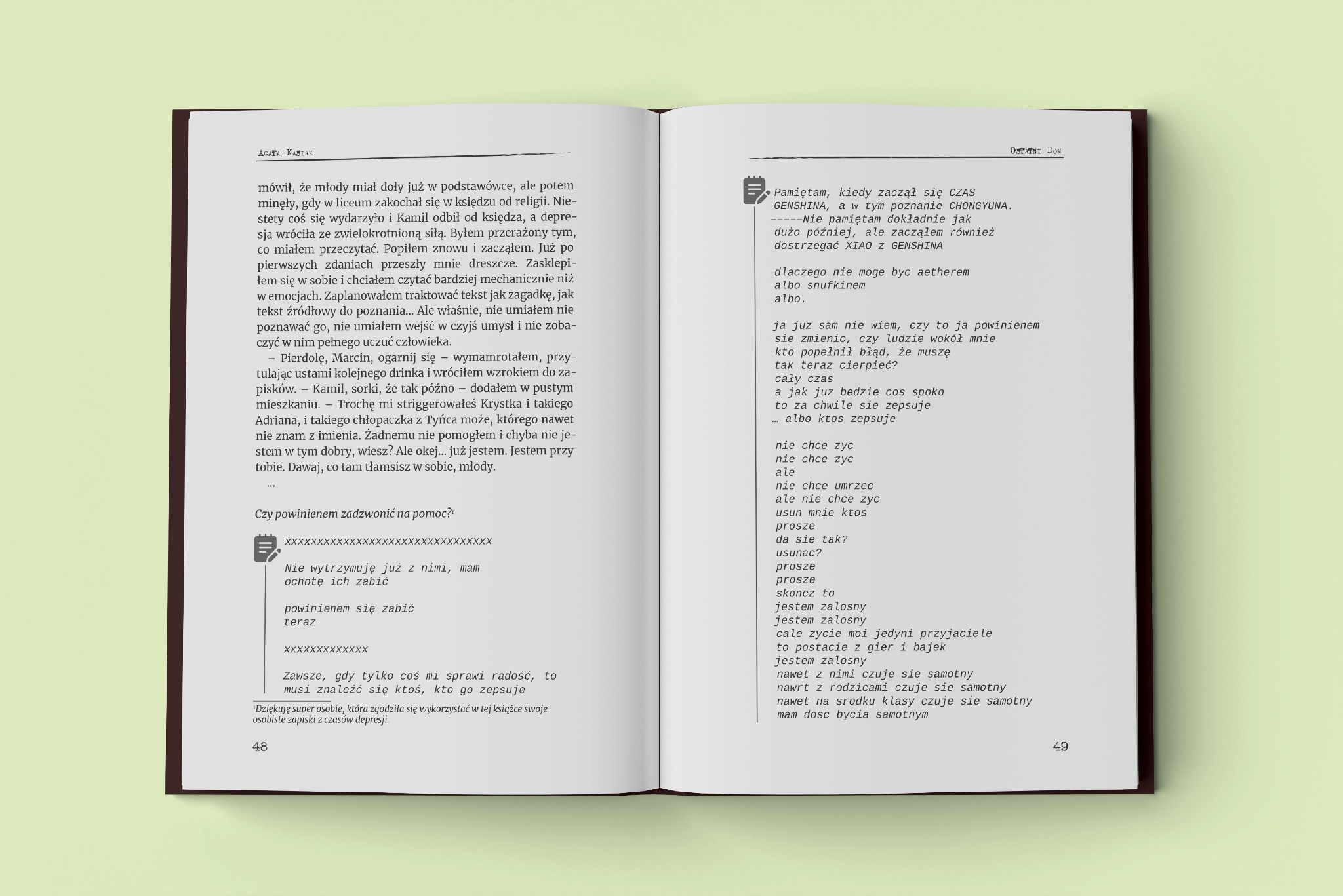 Rozłożona książka 'Ostatni Dom' Agaty Kasiak, otwarta na stronach 48 i 49, z fragmentami tekstu o depresji i samotności, sfotografowana z góry.