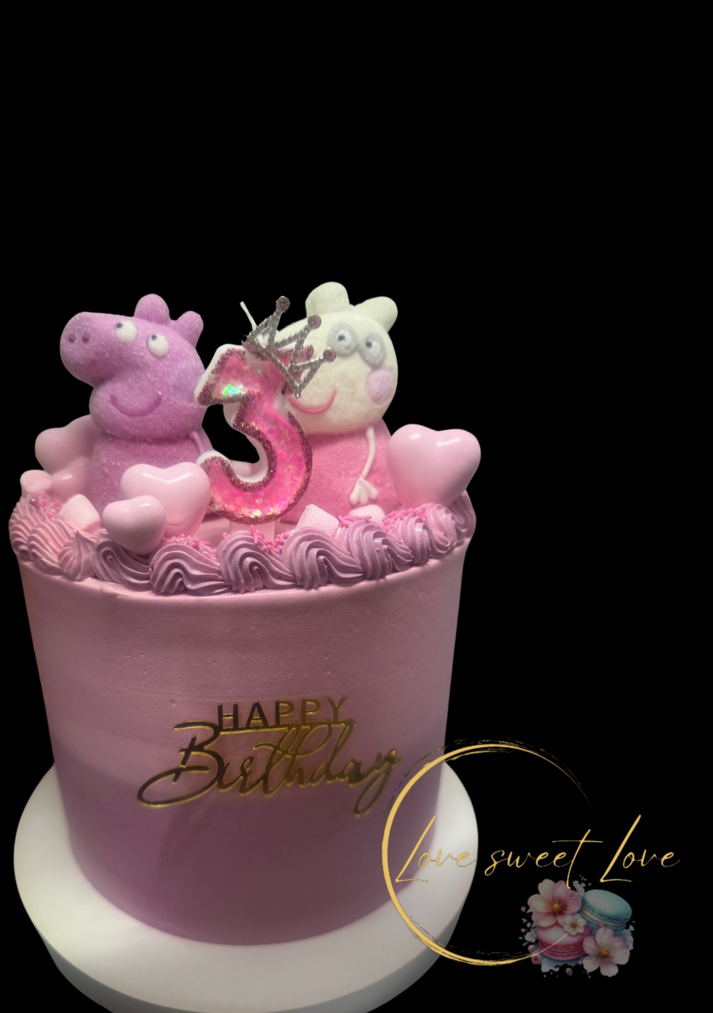 Uroczy tort urodzinowy z motywem bajki dla 5-latka, wykonany w Sosnowcu. Różowe dekoracje, figurki i świeczka. Idealny dla dziecka.