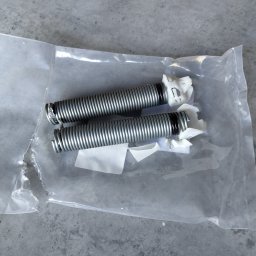 IT Storm Piotr Janik - Zbyt szybko opadające drzwi od zmywarki - powodem były pęknięte sprężyny od zmywarki (wymiana na nowe).