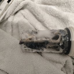 ... brudny filtr w pompie odpływowej ...