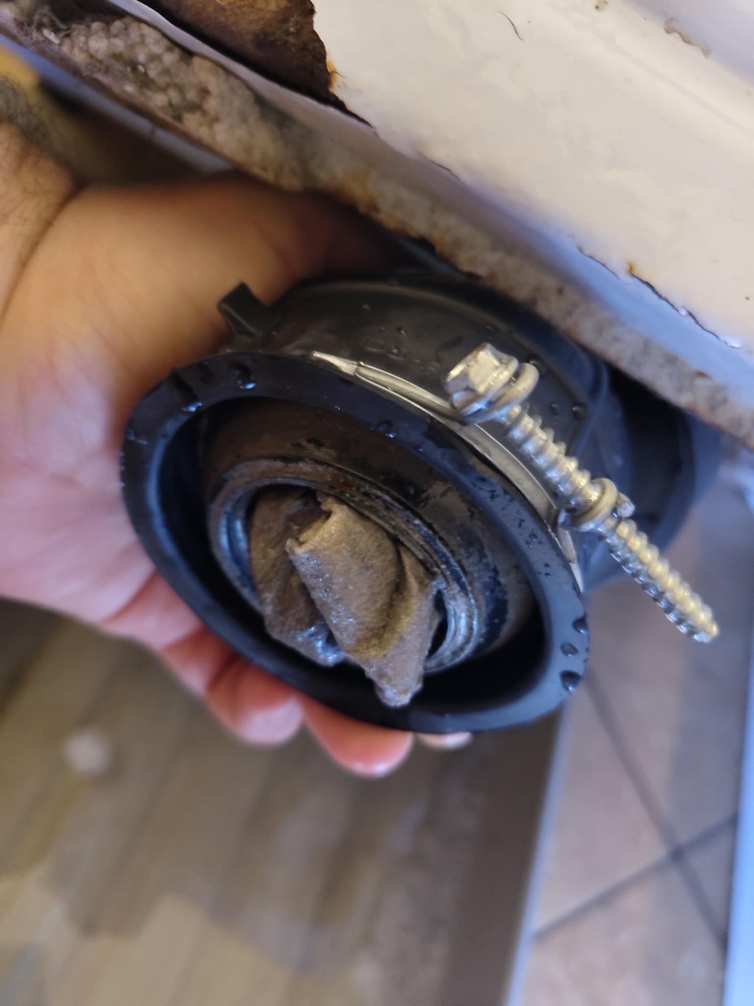 ... np zapchana rura odpływowa bębna...