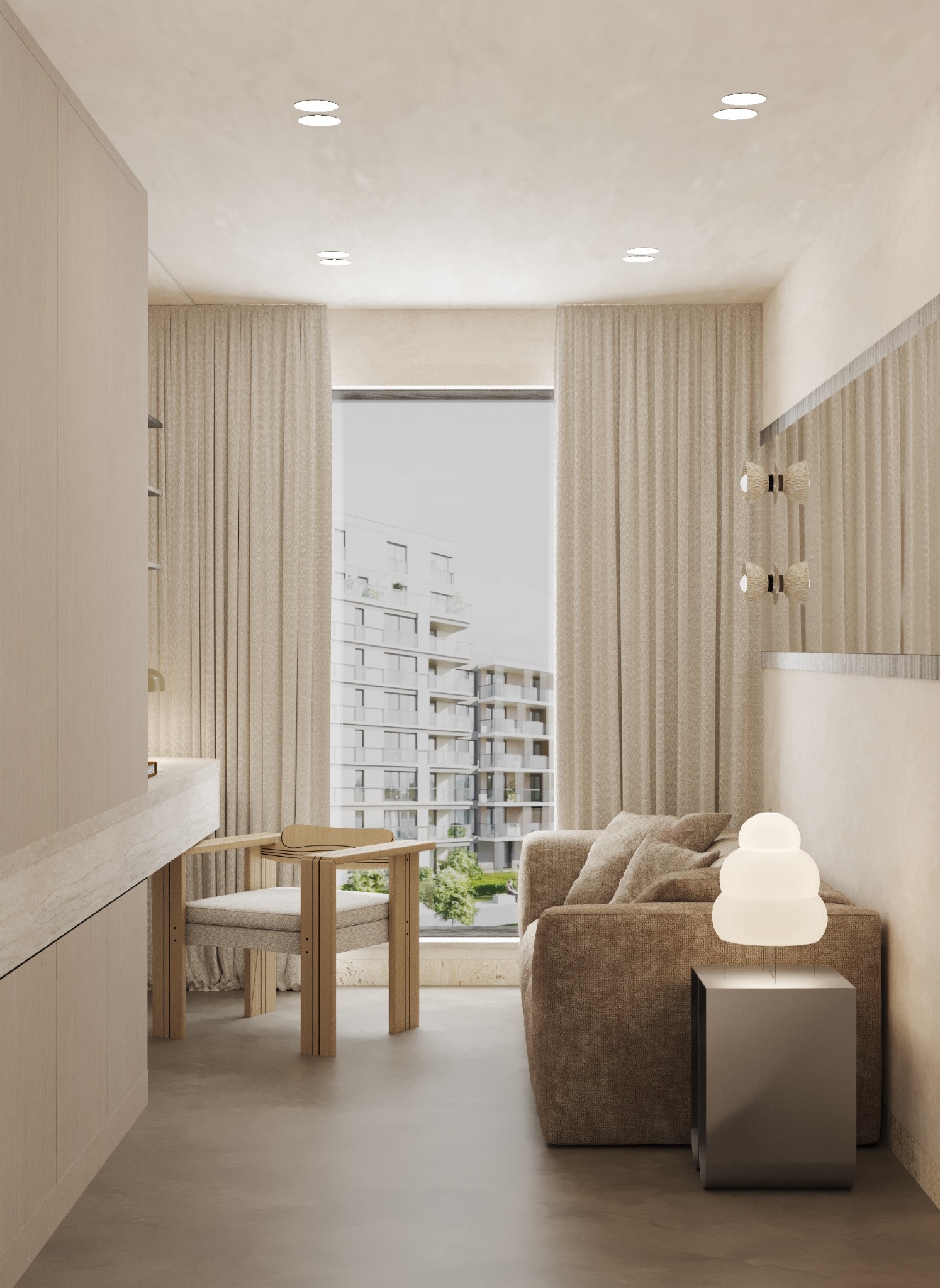 Beżowe wnętrze pokoju z sofą, krzesłem i biurkiem w minimalistycznym stylu. Za oknem widoczny budynek mieszkalny. Całość utrzymana w stonowanej kolorystyce.