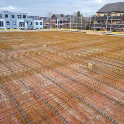 Zbrojenie stropu gotowe do zalania betonem