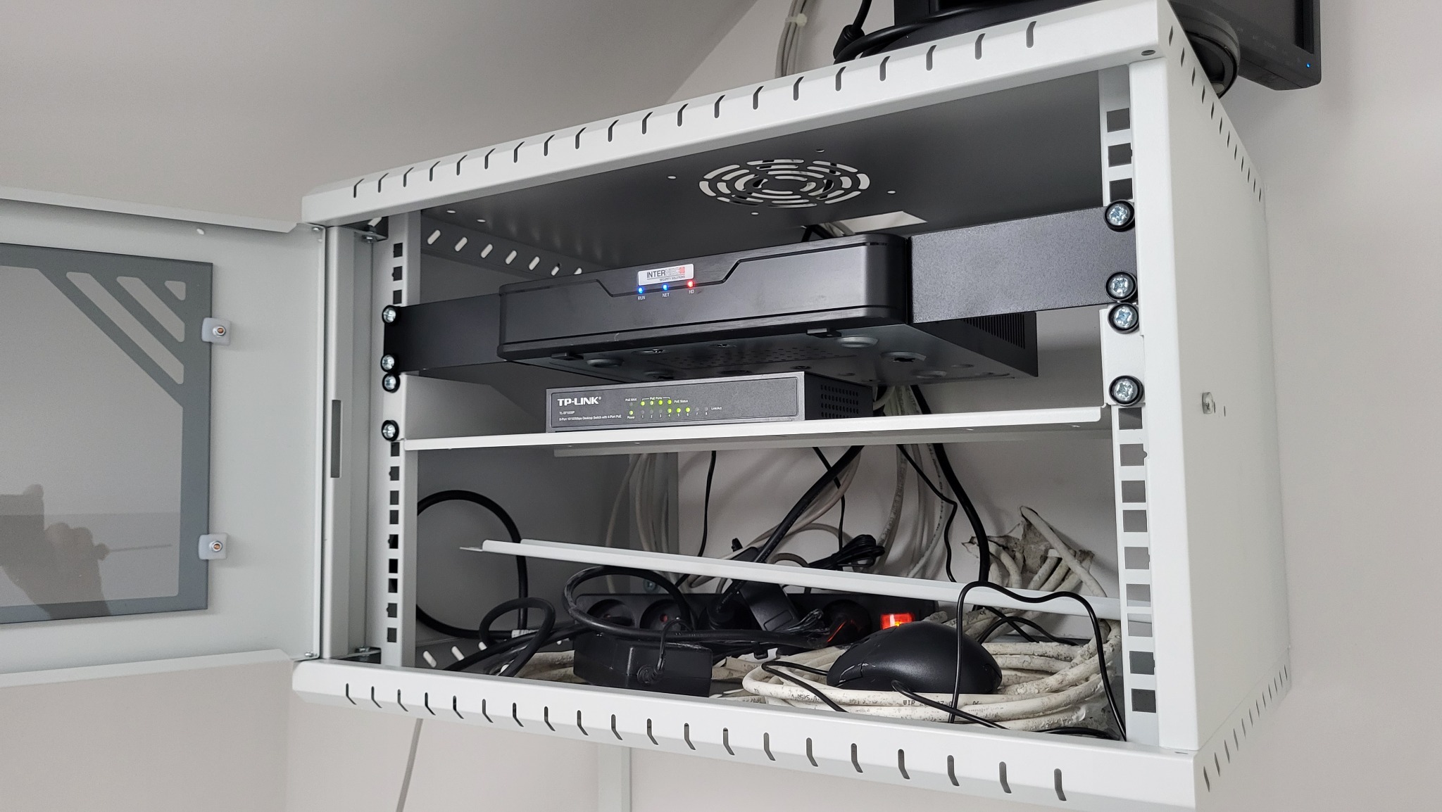 Monitoring 5 kamer 4 Mpix + telewizja DVBT