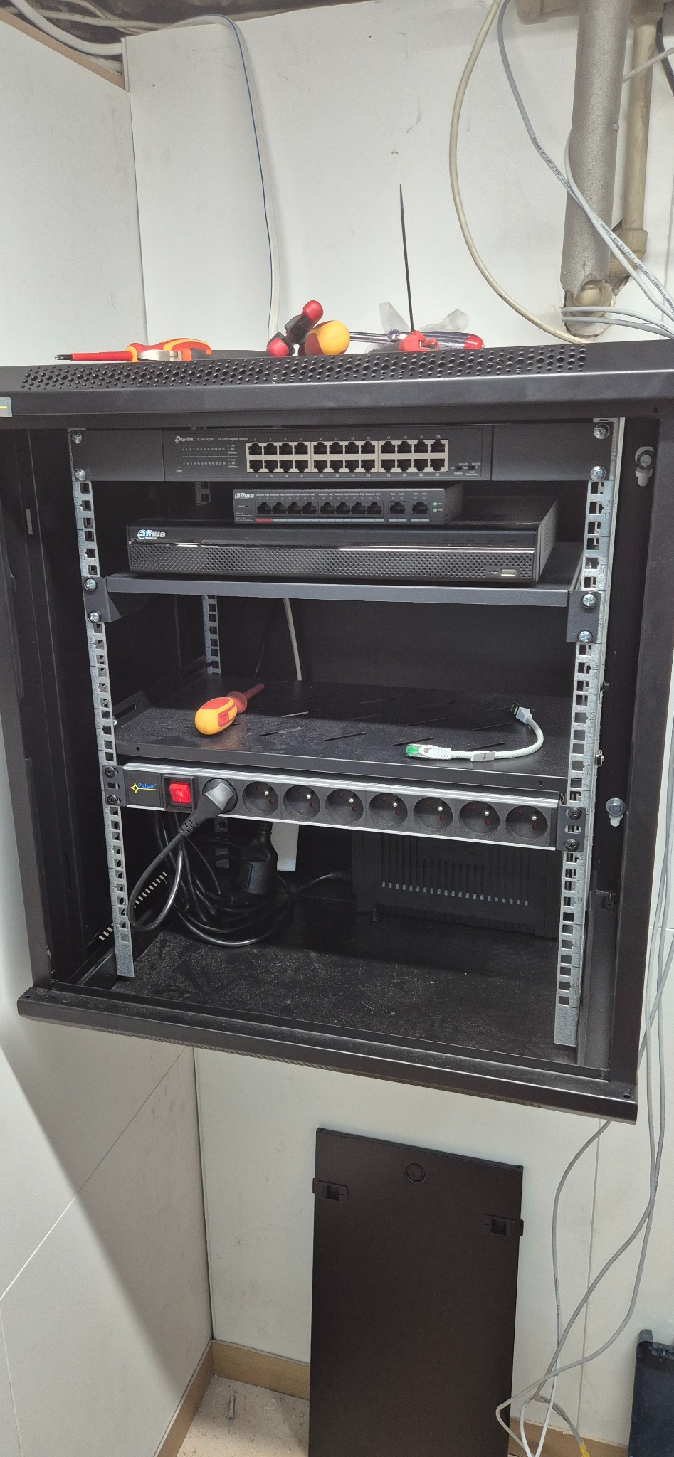 Sieć LAN + monitoring