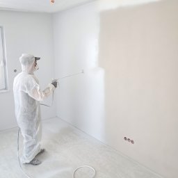 KAVER SPÓŁKA Z OGRANICZONĄ ODPOWIEDZIALNOŚCIĄ - Malowanie ścian na przygotowanej powierzchni po nałożeniu gładzi.