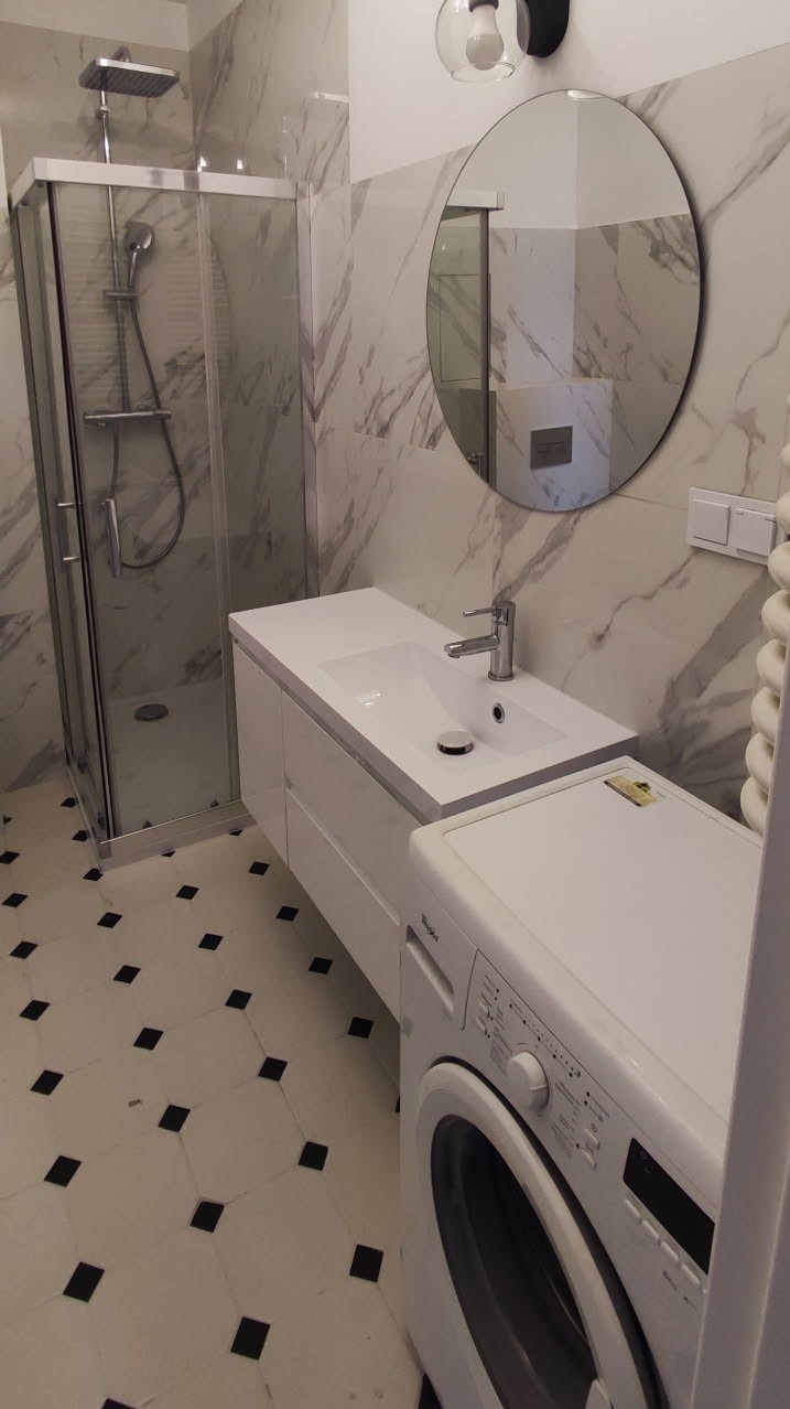 Wyremontowana łazienka w bloku wielka płyta.