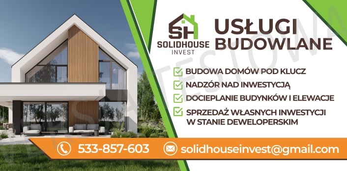 Nowoczesny dom z dużymi oknami i drewnianą fasadą, logo firmy Solidhouse Invest, usługi budowlane, kontakt telefoniczny i adres e-mail. Zieleń trawnika w tle.