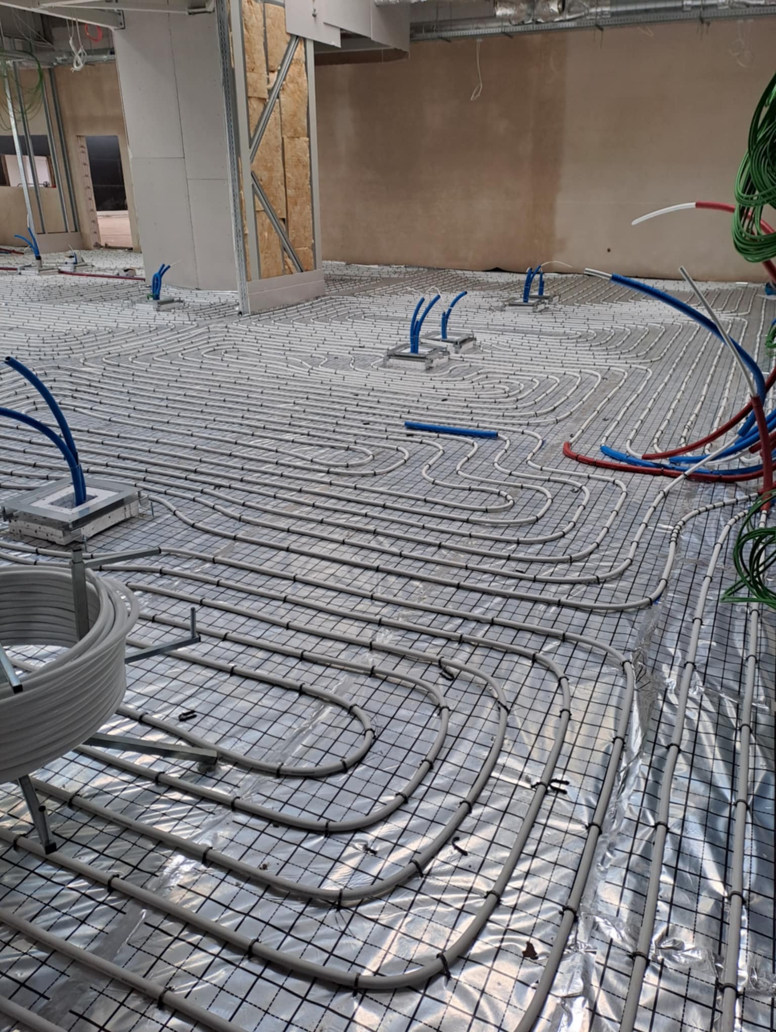 instalacja ogrzewania podłogowego