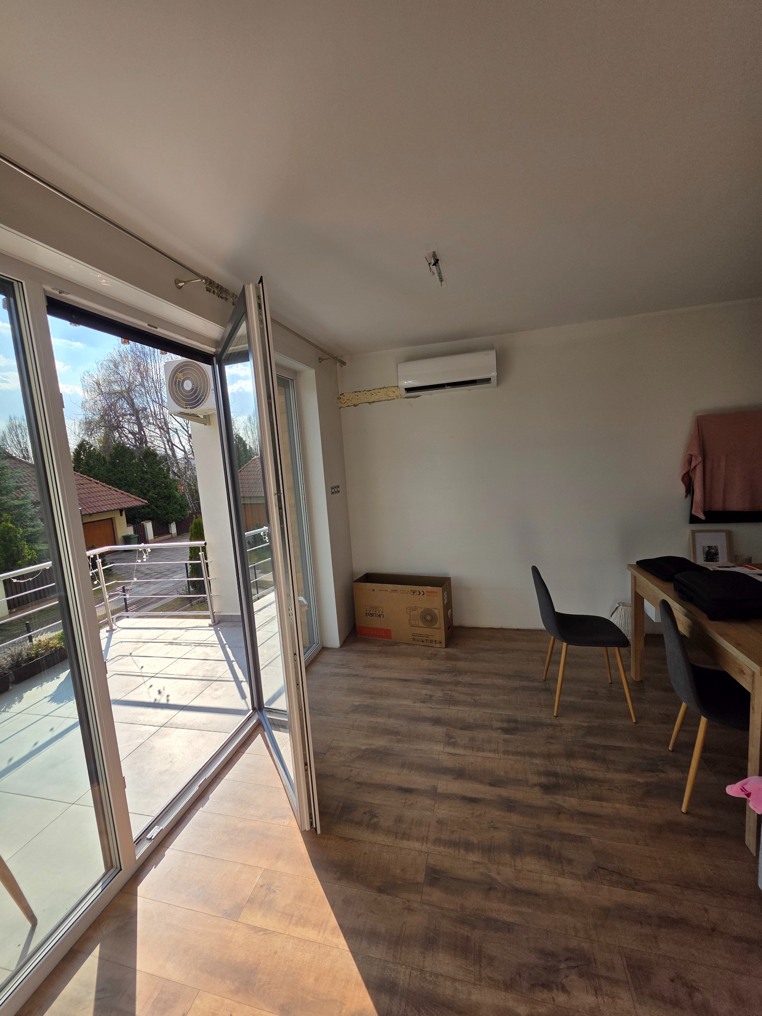 Bruzdowanie w ścianie przewody