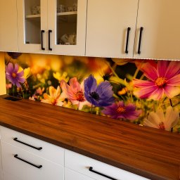 GRAFIKA NA SZKLE HARTOWNYM 