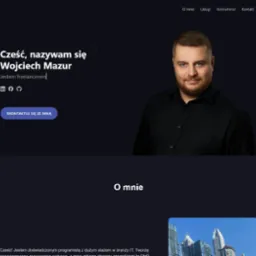 Strona internetowa z portretem freelancera Wojciecha Mazura, hasłem 'Cześć, nazywam się Wojciech Mazur' i przyciskiem 'Skontaktuj się ze mną'. Minimalistyczny design.