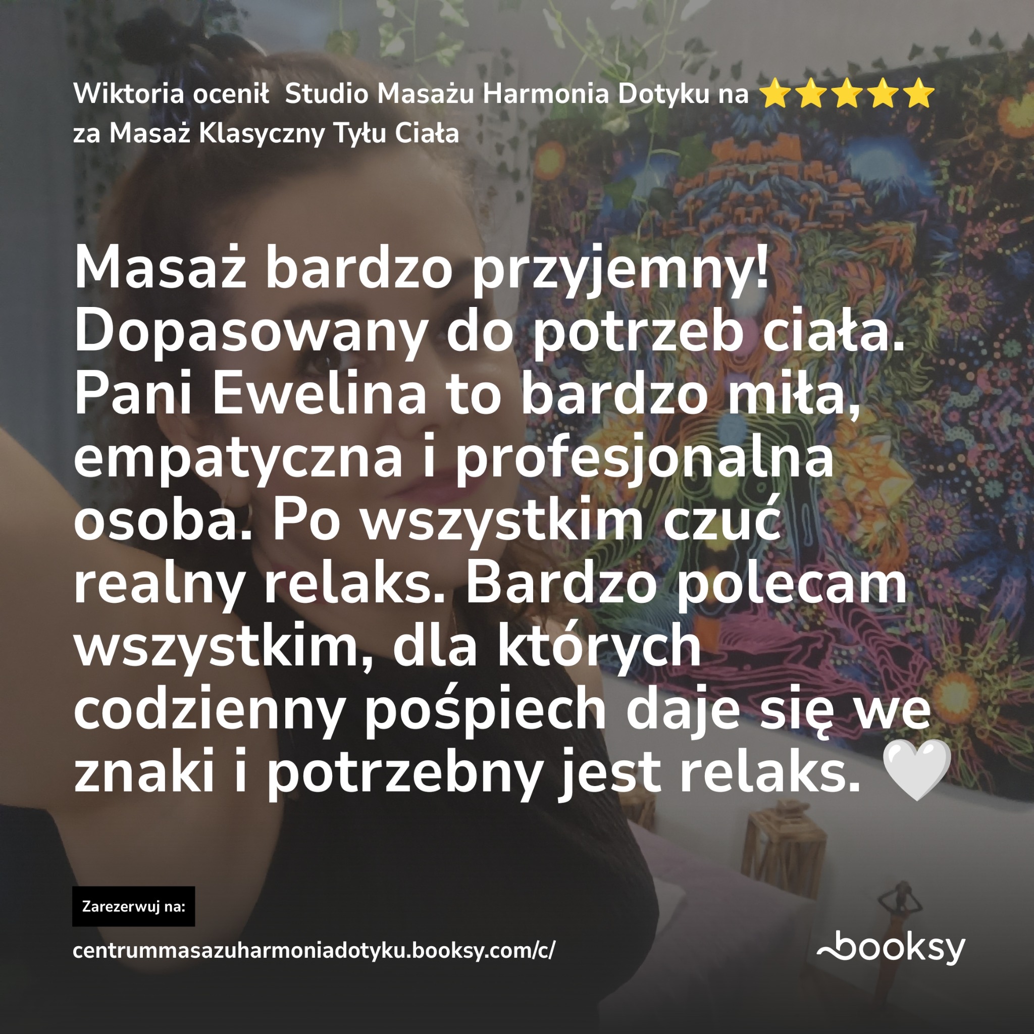 Opinia klientki o studiu masażu Harmonia Dotyku, polecająca masaż klasyczny. Pięć gwiazdek i pozytywny tekst o relaksie i profesjonalizmie.