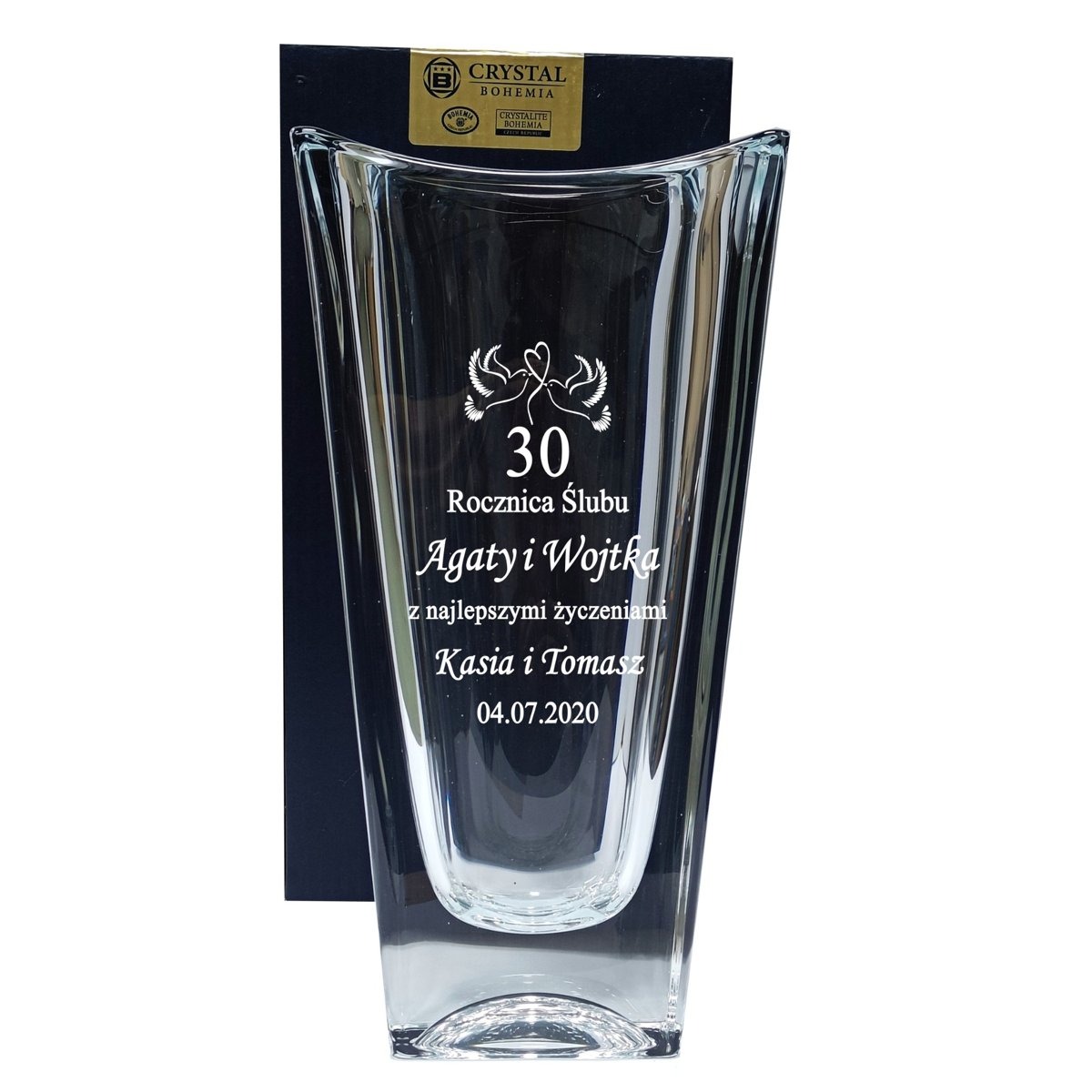 Kryształowy wazon Bohemia z grawerem: 30 Rocznica Ślubu Agaty i Wojtka, życzenia od Kasi i Tomasza, data 04.07.2020. Elegancki prezent jubileuszowy.