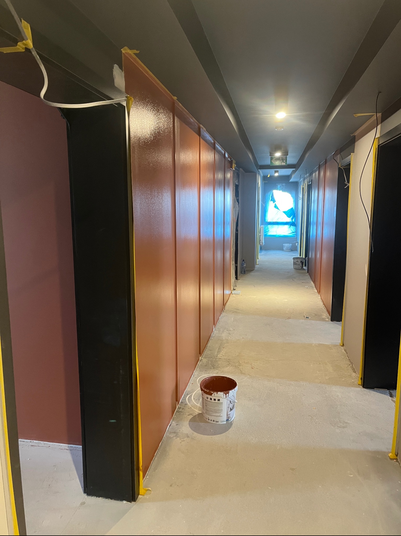 Hotel korytarz , malowanie 3 kolory