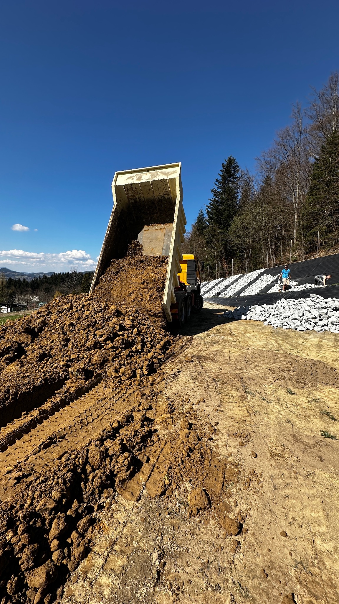 Dostawy wszelakiego typu materiałów sypkich oraz roślinności wprost z Holandii