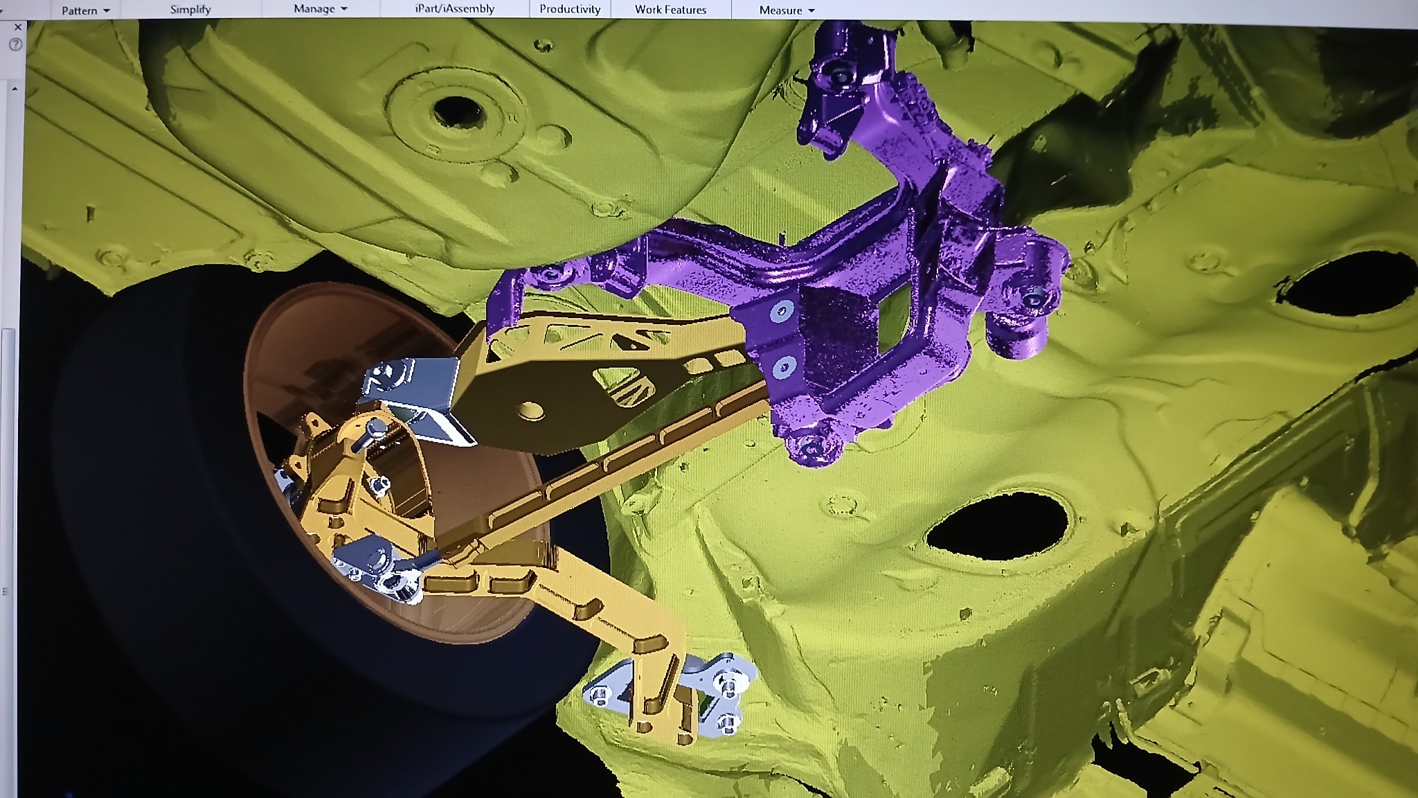 Projekt zawieszenia samochodowego do sportu. Bozowanie punktow karoserii na scanach 3D